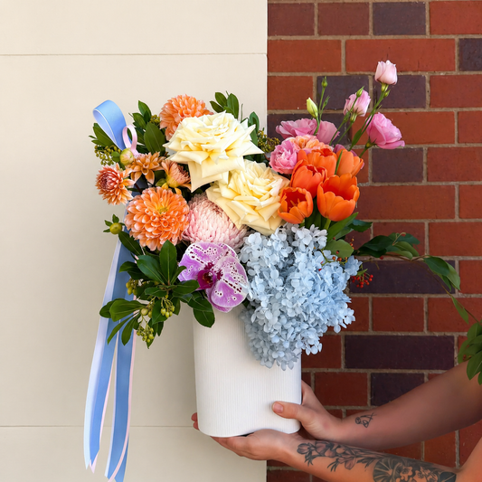 Sunday Picnic Vase